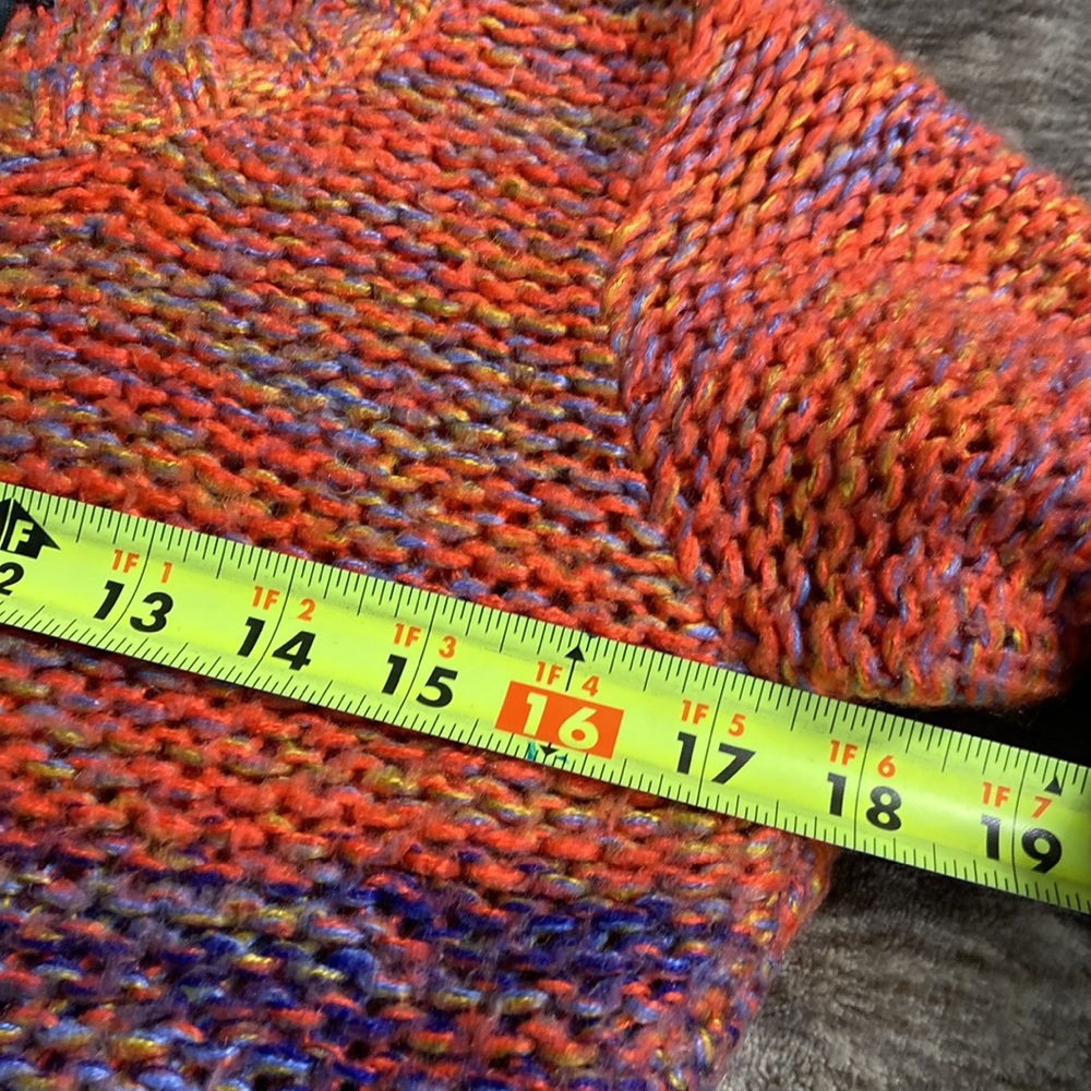 Wet Seal Womanโs Knit Sweater Size Medium (could work for a small) - Picture 12 of 13